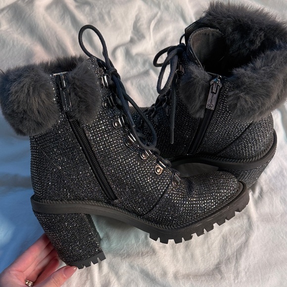 Elegant Gun-Metal Grey/Black Fur-Lined Rhinestone Women's Heel Boots Size 5 / 35